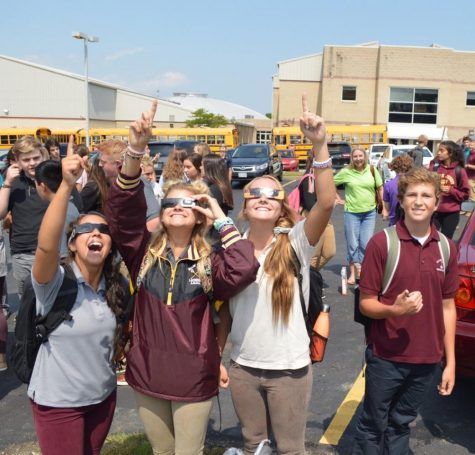 Solar eclipse dazzles, delights